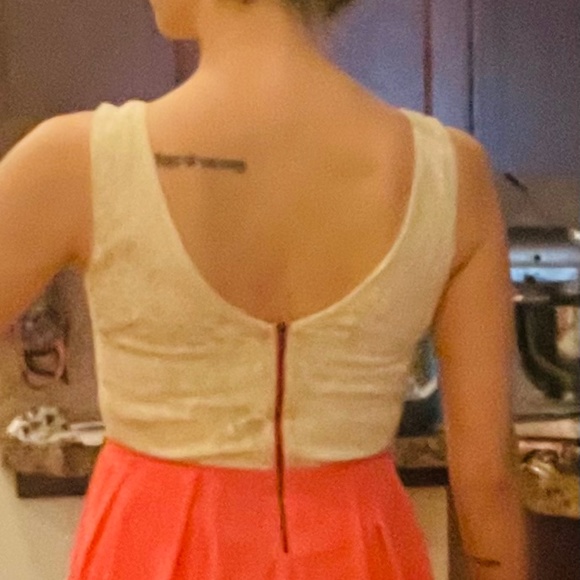 Lace and tool bright short dress - Picture 3 of 4